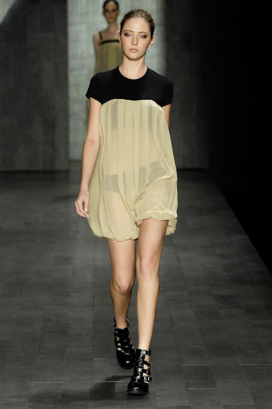 desfiles-zoomp-saopauloinverno2008rtw-114