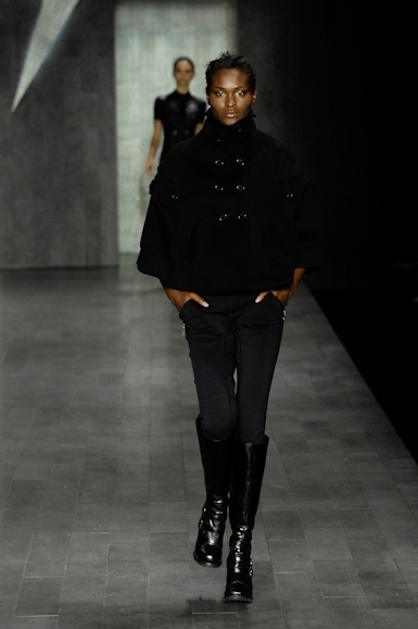 desfiles-zoomp-saopauloinverno2008rtw-121