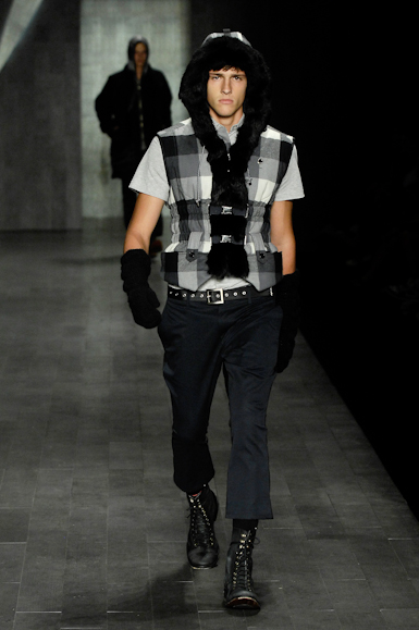 desfiles-zoomp-saopauloinverno2008rtw-128
