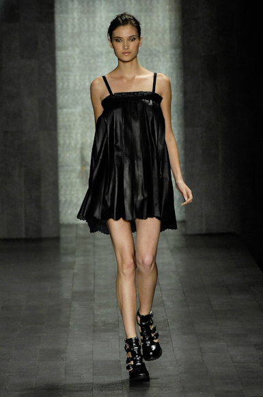 desfiles-zoomp-saopauloinverno2008rtw-141