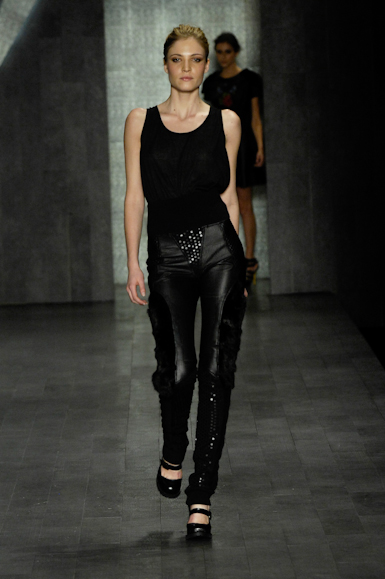 desfiles-zoomp-saopauloinverno2008rtw-144