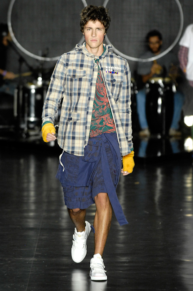 desfiles-vrom-saopauloinverno2008rtw-108
