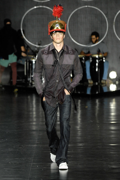 desfiles-vrom-saopauloinverno2008rtw-128