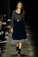 desfiles-simonenunes-saopauloinverno2008rtw-101