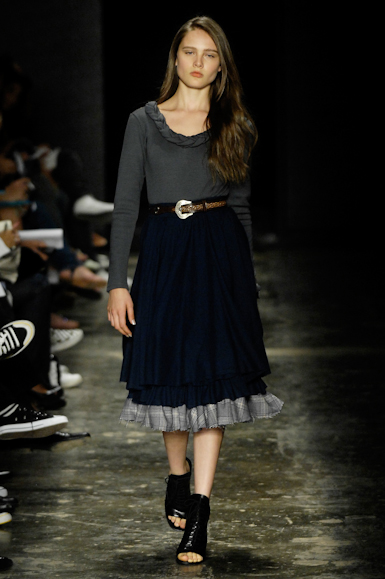desfiles-simonenunes-saopauloinverno2008rtw-101