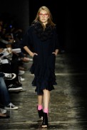 desfiles-simonenunes-saopauloinverno2008rtw-105