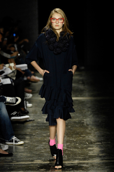desfiles-simonenunes-saopauloinverno2008rtw-105