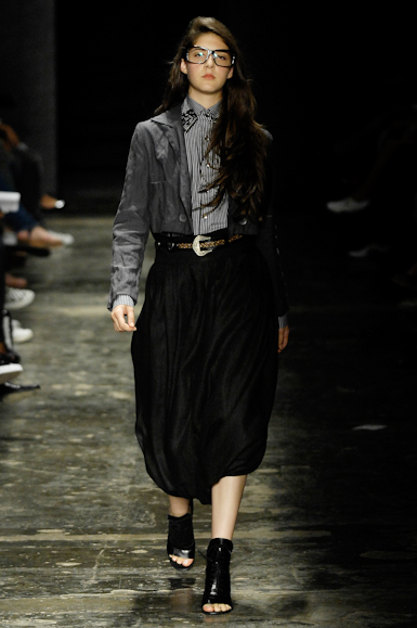 desfiles-simonenunes-saopauloinverno2008rtw-111