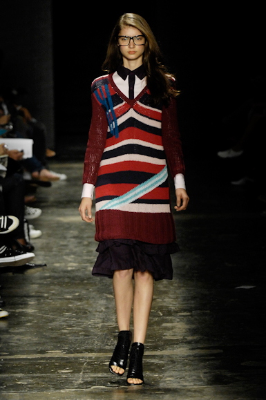 desfiles-simonenunes-saopauloinverno2008rtw-114