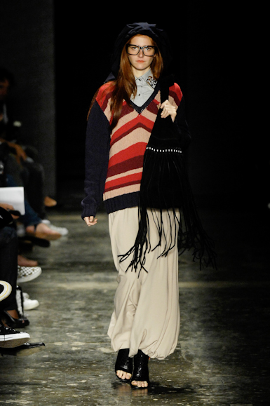 desfiles-simonenunes-saopauloinverno2008rtw-117