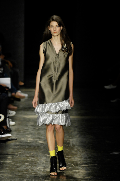 desfiles-simonenunes-saopauloinverno2008rtw-118