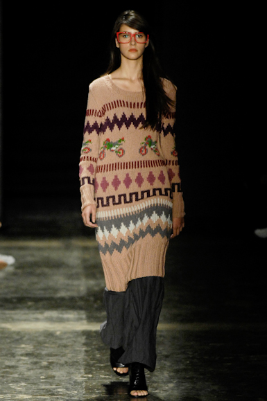 desfiles-simonenunes-saopauloinverno2008rtw-119