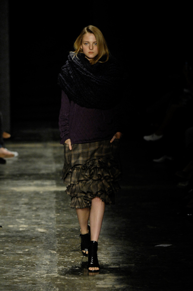 desfiles-simonenunes-saopauloinverno2008rtw-120