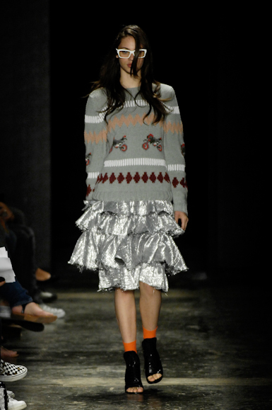 desfiles-simonenunes-saopauloinverno2008rtw-123
