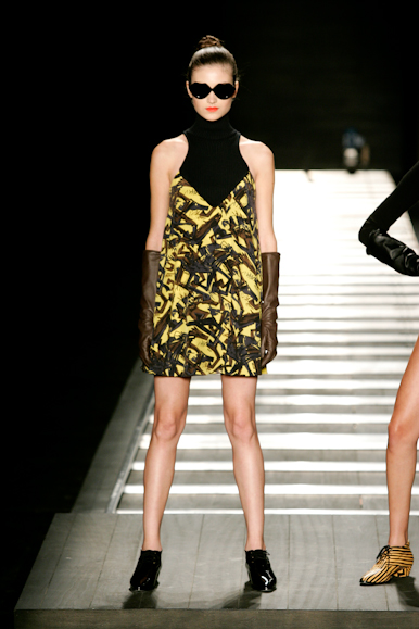 desfiles-neon-saopauloinverno2008rtw-102