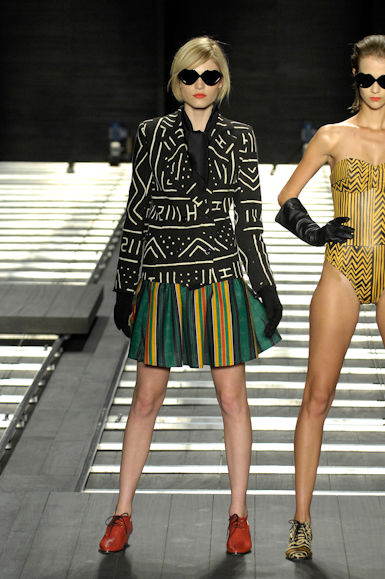 desfiles-neon-saopauloinverno2008rtw-104