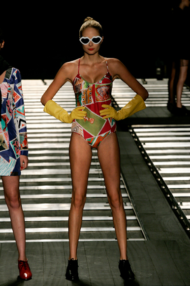 desfiles-neon-saopauloinverno2008rtw-125