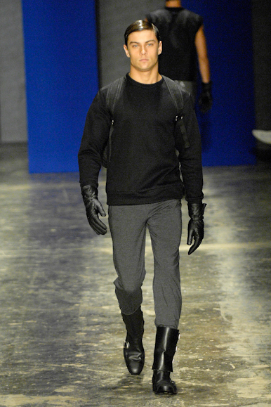 desfiles-marioqueiroz-saopauloinverno2008rtw-103
