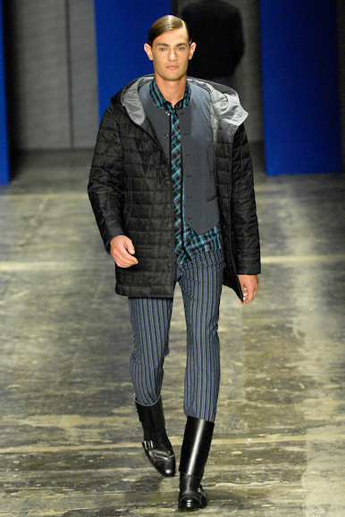desfiles-marioqueiroz-saopauloinverno2008rtw-106