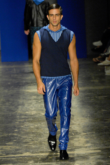 desfiles-marioqueiroz-saopauloinverno2008rtw-107