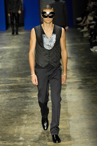 desfiles-marioqueiroz-saopauloinverno2008rtw-109
