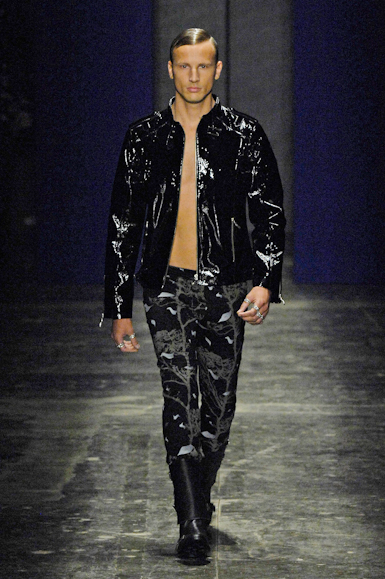 desfiles-marioqueiroz-saopauloinverno2008rtw-112