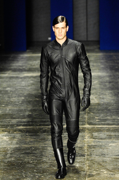 desfiles-marioqueiroz-saopauloinverno2008rtw-120