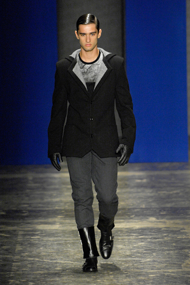 desfiles-marioqueiroz-saopauloinverno2008rtw-122