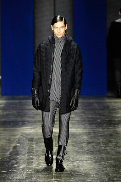 desfiles-marioqueiroz-saopauloinverno2008rtw-123