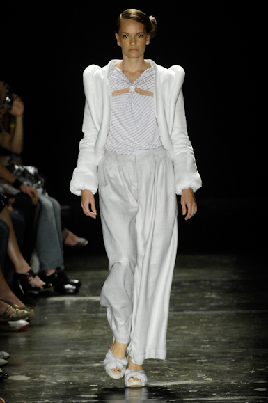desfiles-lorenzomerlino-saopauloinverno2008rtw-108