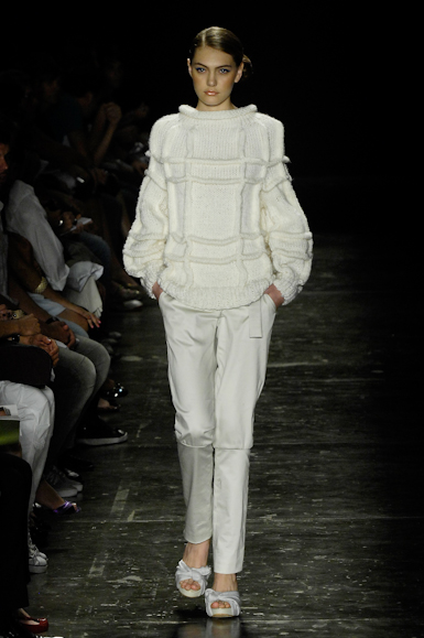desfiles-lorenzomerlino-saopauloinverno2008rtw-115