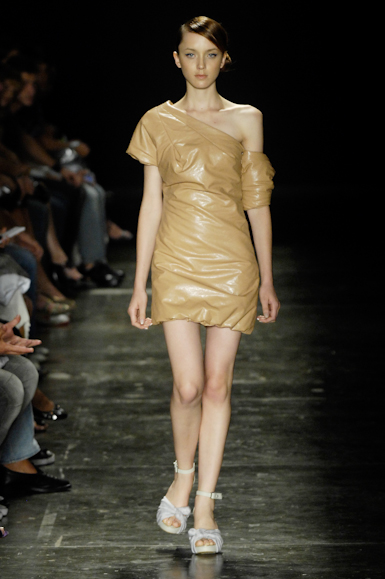 desfiles-lorenzomerlino-saopauloinverno2008rtw-117