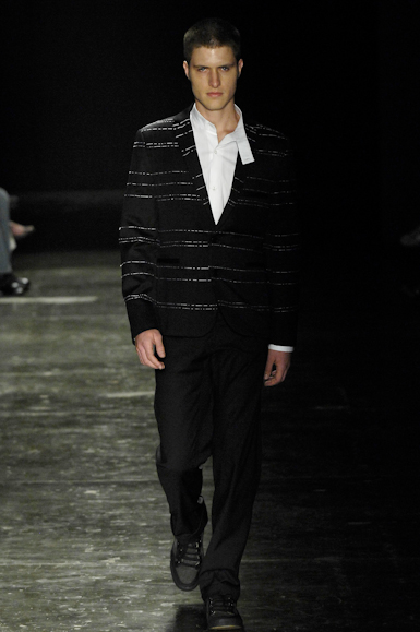desfiles-lorenzomerlino-saopauloinverno2008rtw-136