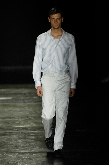 desfiles-lorenzomerlino-saopauloinverno2008rtw-138