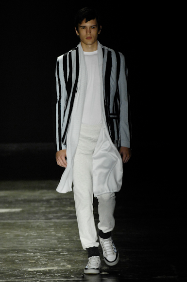 desfiles-lorenzomerlino-saopauloinverno2008rtw-139