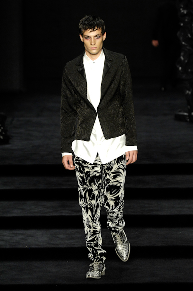desfiles-linovillaventura-saopauloinverno2008rtw-109