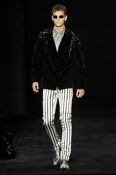 desfiles-linovillaventura-saopauloinverno2008rtw-114