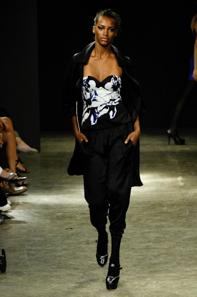desfiles-iodice-saopauloinverno2008rtw-108