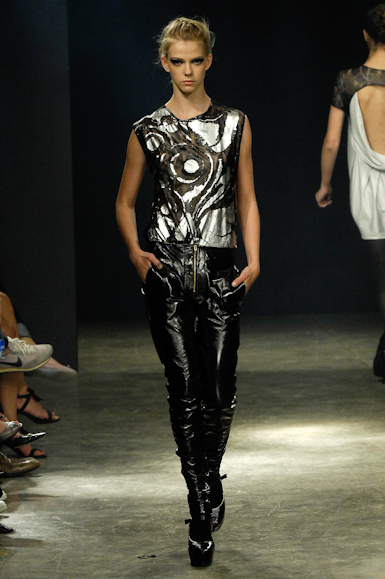 desfiles-iodice-saopauloinverno2008rtw-121
