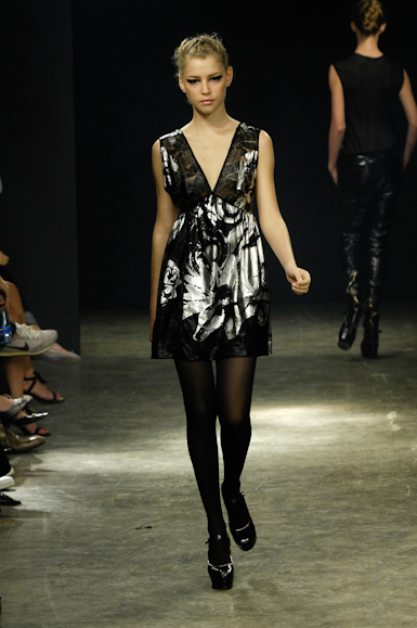 desfiles-iodice-saopauloinverno2008rtw-123