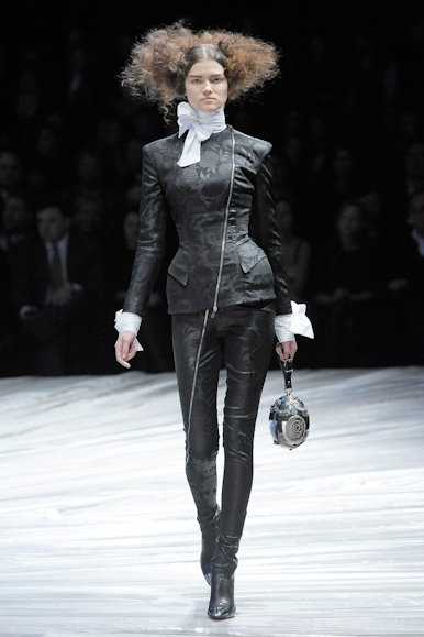 desfiles-amcqueen-paris-inverno2008rtw-101