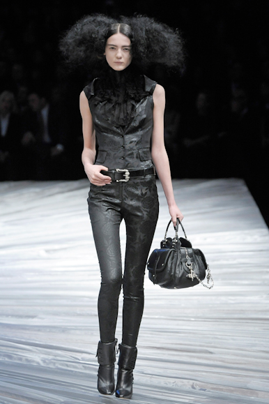 desfiles-amcqueen-paris-inverno2008rtw-107