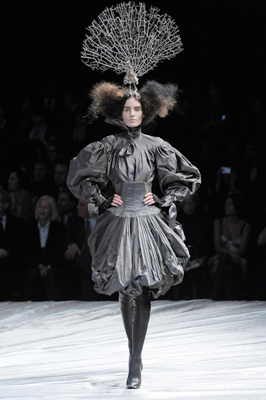 desfiles-amcqueen-paris-inverno2008rtw-109