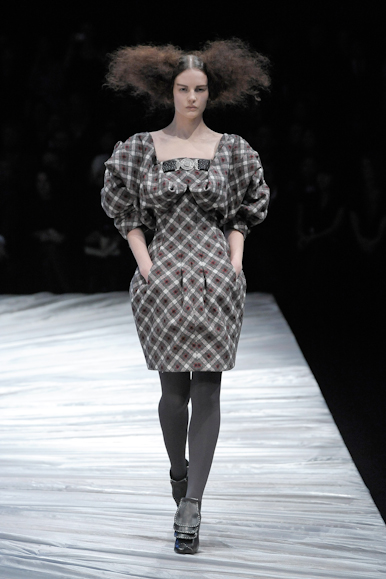 desfiles-amcqueen-paris-inverno2008rtw-110