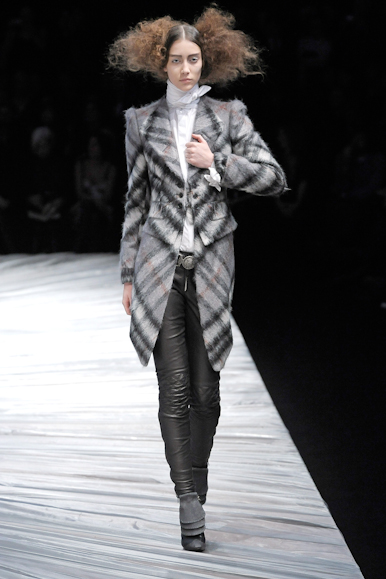 desfiles-amcqueen-paris-inverno2008rtw-111