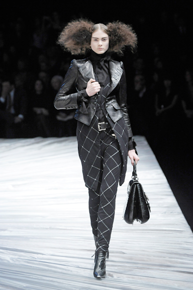 desfiles-amcqueen-paris-inverno2008rtw-116