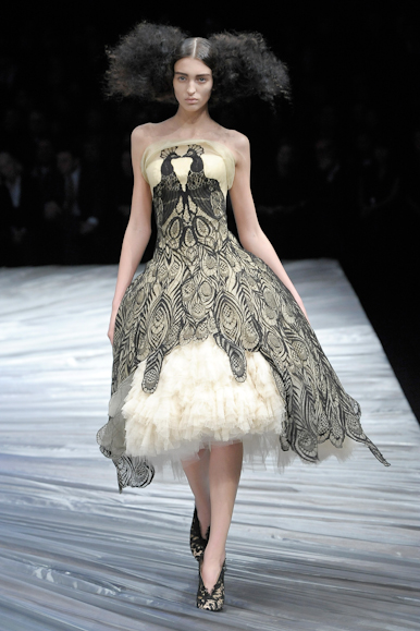desfiles-amcqueen-paris-inverno2008rtw-122