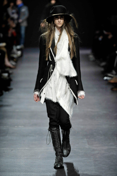 desfiles-anndemeulemeester-paris-inverno2008rtw-100