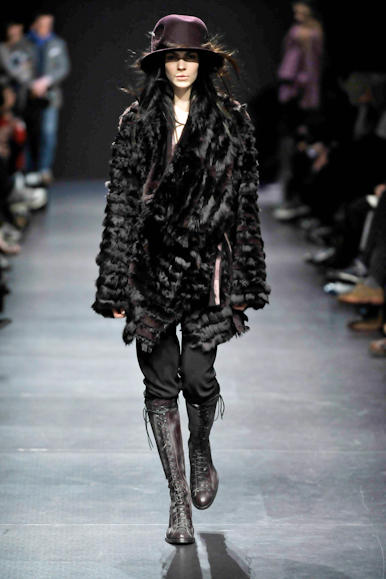 desfiles-anndemeulemeester-paris-inverno2008rtw-103