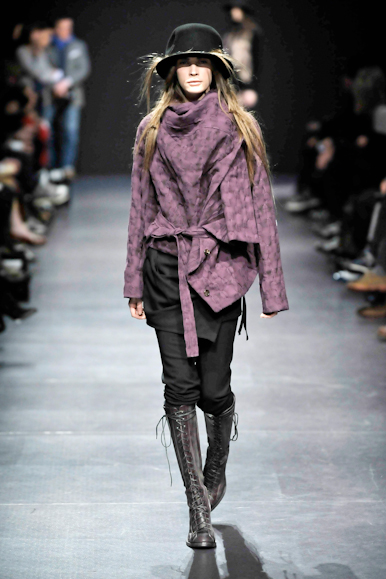 desfiles-anndemeulemeester-paris-inverno2008rtw-104
